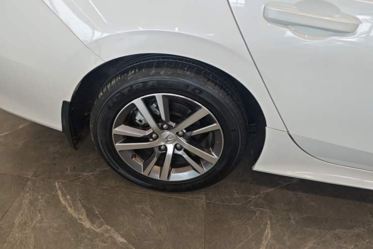 Used Honda Civic 2023 240TURBO CVT Dynamic · Center Stage Special Edition Right Rear Wheel Hub