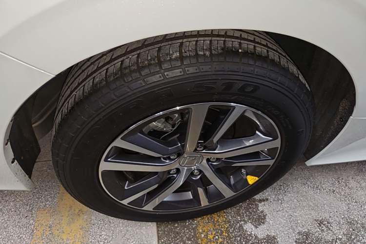 Used Honda Civic 2023 240TURBO CVT Dynamic · Center Stage Special Edition Right Rear Wheel Hub