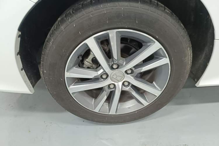 Used Honda Civic 2023 240TURBO CVT Dynamic · Center Stage Special Edition Right Rear Wheel Hub