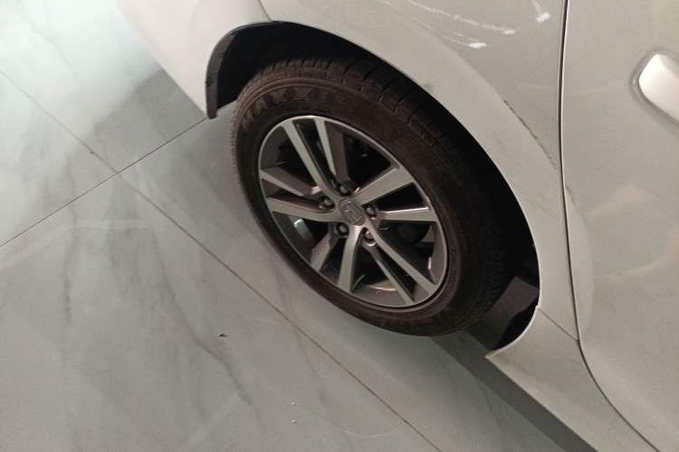 Used Honda Civic 2023 240TURBO CVT Dynamic · Center Stage Special Edition Right Rear Wheel Hub