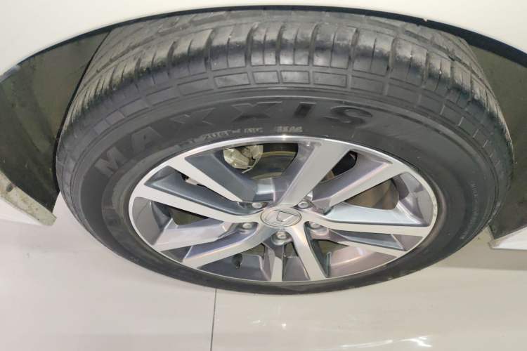 Used Honda Civic 2023 240TURBO CVT Dynamic · Center Stage Special Edition Right Rear Wheel Hub