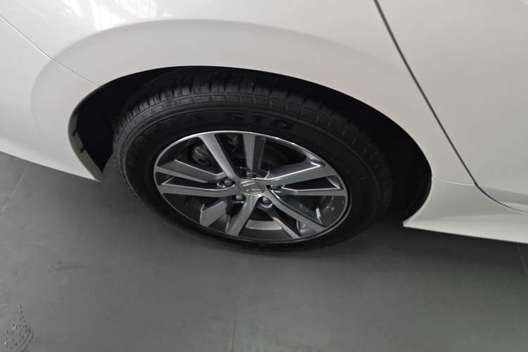 Used Honda Civic 2023 240TURBO CVT Dynamic · Center Stage Special Edition Right Rear Wheel Hub