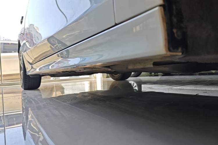 Used Honda Civic 2023 240TURBO CVT Dynamic Edition Right Side Sill