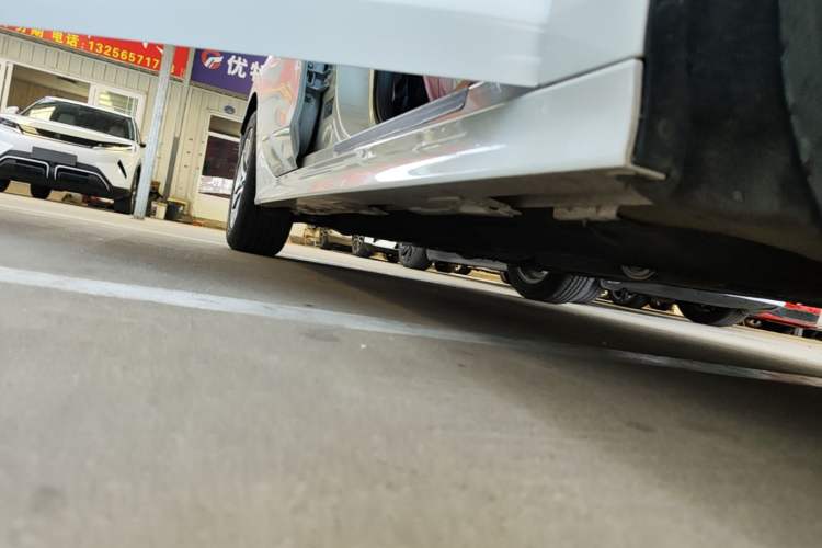 Used Honda Civic 2023 240TURBO CVT Dynamic Edition Right Side Sill