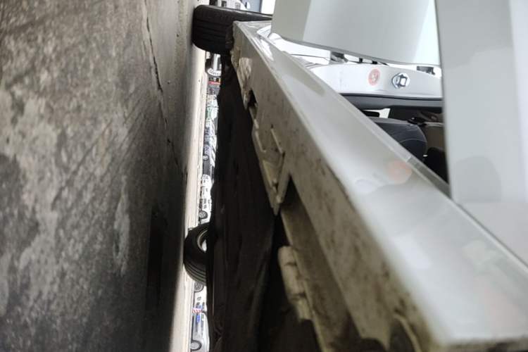 Used Honda Civic 2023 240TURBO CVT Dynamic Edition Right Side Sill