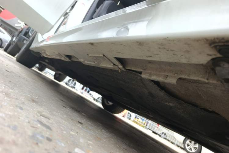 Used Honda Civic 2023 240TURBO CVT Dynamic Edition Right Side Sill