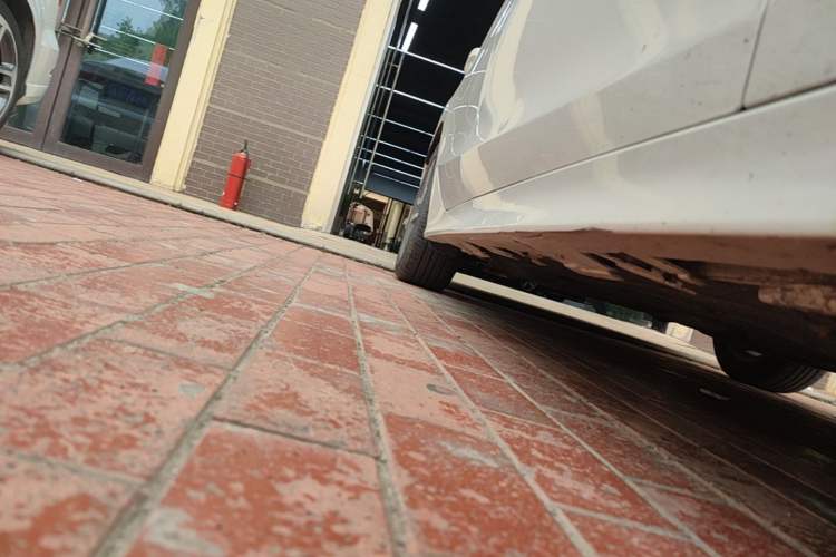 Used Honda Civic 2023 240TURBO CVT Dynamic · Center Stage Special Edition Right Side Sill
