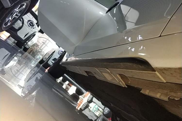 Used Honda Civic 2023 HATCHBACK 240TURBO CVT Extreme Edition Right Side Sill