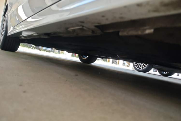 Used Honda Civic 2023 240TURBO CVT Dynamic Edition Right Side Sill