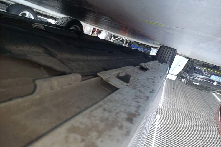Used Honda Civic 2023 240TURBO CVT Dynamic · Center Stage Special Edition Right Side Sill