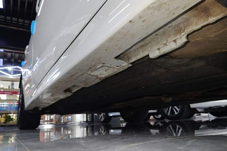 Used Honda Civic 2023 240TURBO CVT Dynamic Edition Right Side Sill