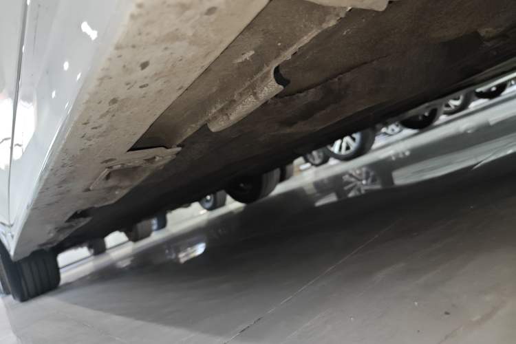 Used Honda Civic 2023 2.0L eHEV Pioneer Edition Right Side Sill