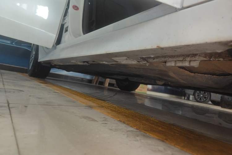 Used Honda Civic 2023 240TURBO CVT Dynamic Edition Right Side Sill