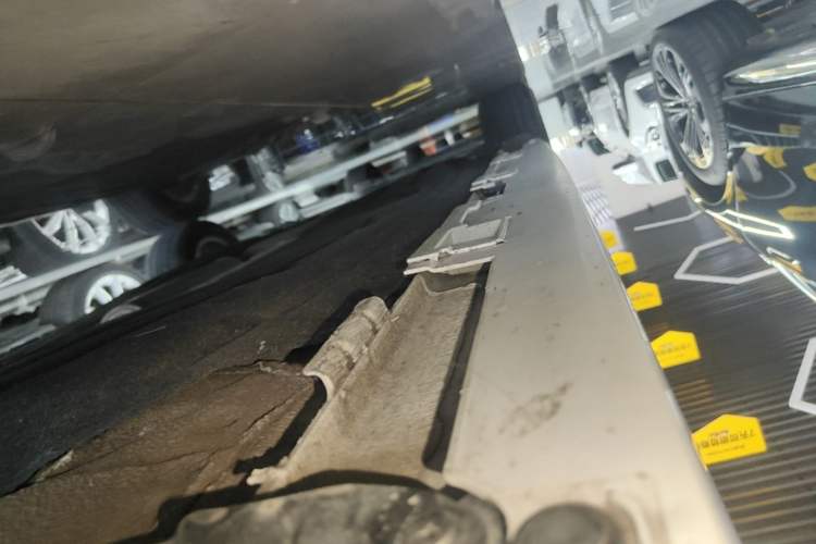 Used Honda Civic 2023 240TURBO CVT Dynamic Edition Right Side Sill