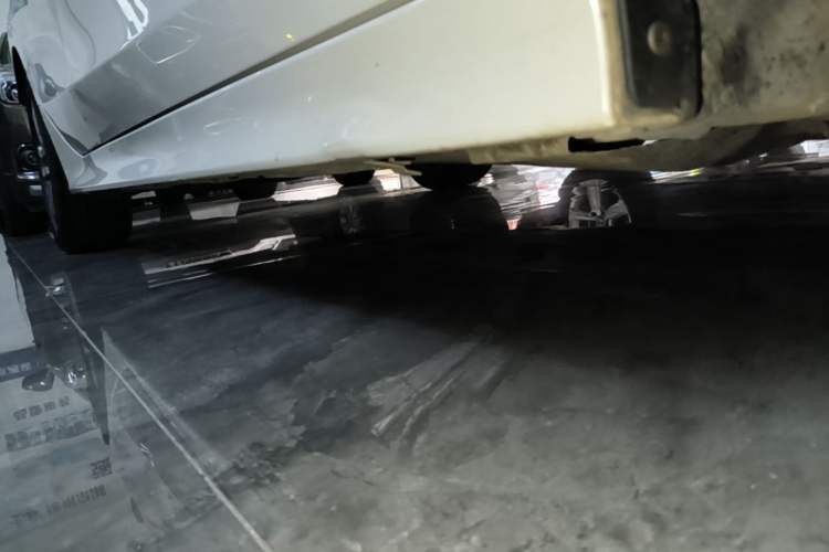Used Honda Civic 2023 240TURBO CVT Dynamic · Center Stage Special Edition Right Side Sill