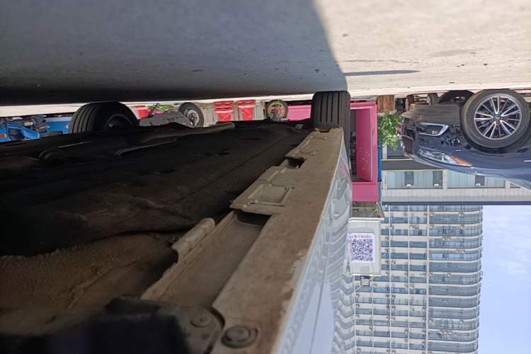 Used Honda Civic 2023 2.0L eHEV Pioneer Edition Right Side Sill