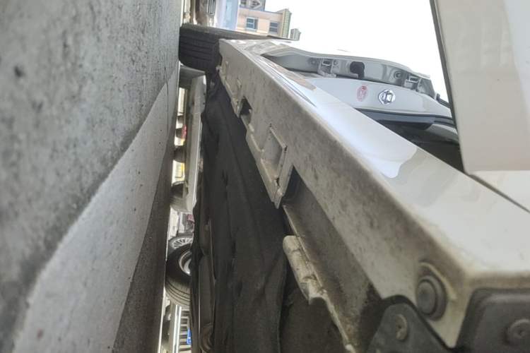 Used Honda Civic 2023 240TURBO CVT Dynamic · Center Stage Special Edition Right Side Sill