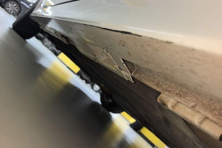 Used Honda Civic 2023 240TURBO CVT Dynamic Edition Right Side Sill