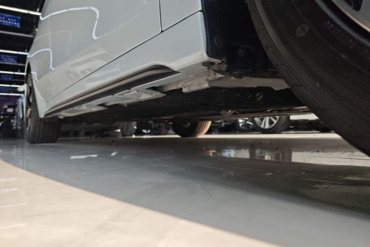 Used Honda Civic 2023 HATCHBACK 2.0L eHEV Extreme Edition Right Side Sill