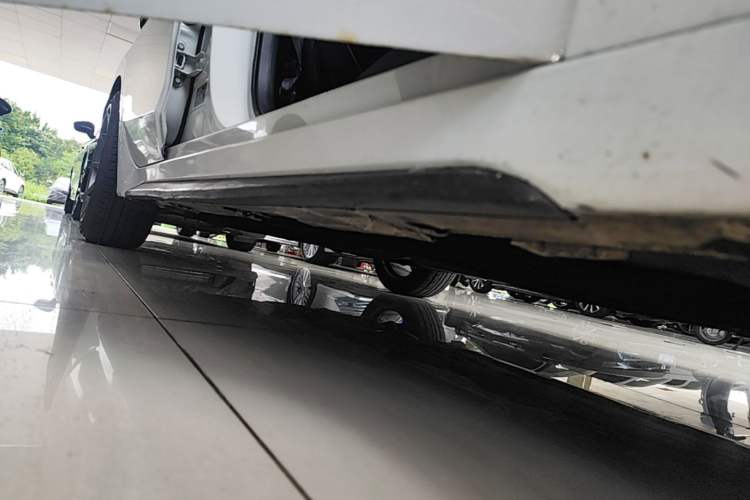 Used Honda Civic 2023 HATCHBACK 240TURBO CVT Extreme Edition Right Side Sill