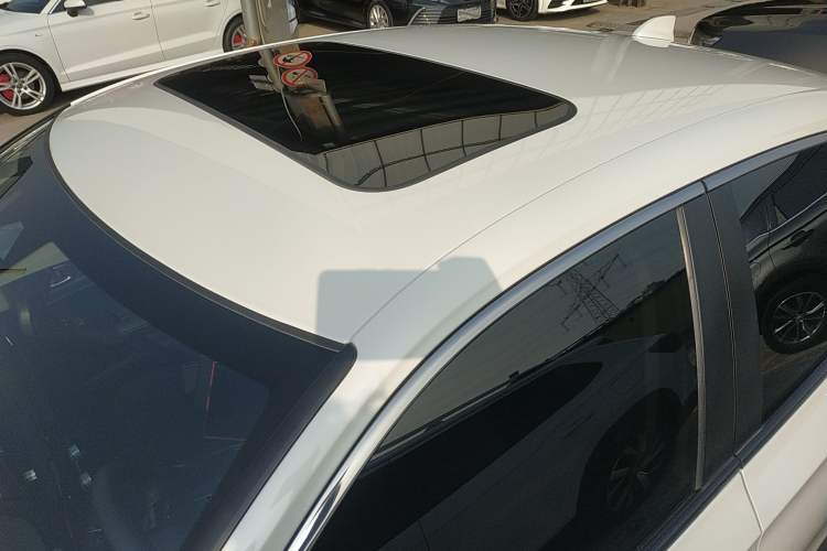 Used Honda Civic 2023 240TURBO CVT Dynamic Edition Roof
