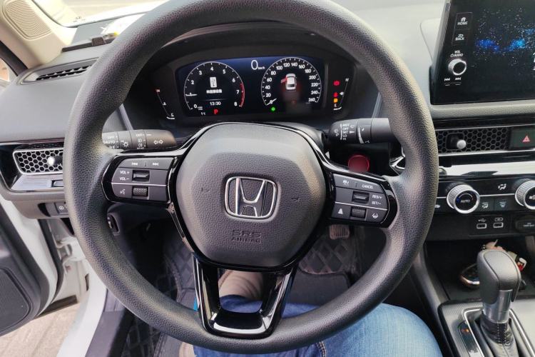 Used Honda Civic 2023 240TURBO CVT Dynamic · Center Stage Special Edition Steering Wheel