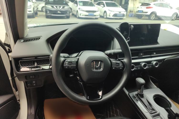 Used Honda Civic 2023 240TURBO CVT Dynamic · Center Stage Special Edition Steering Wheel