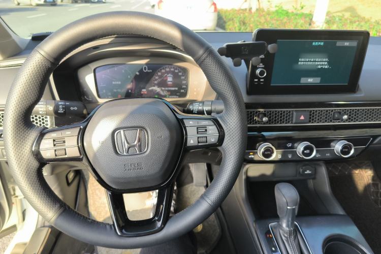 Used Honda Civic 2023 240TURBO CVT Dynamic Edition Steering Wheel