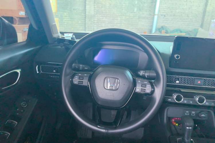 Used Honda Civic 2023 240TURBO CVT Dynamic Edition Steering Wheel