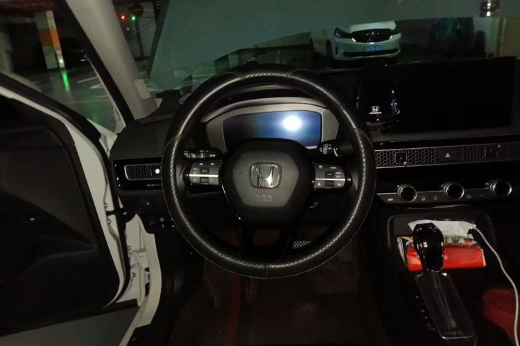 Used Honda Civic 2023 240TURBO CVT Dynamic Edition Steering Wheel