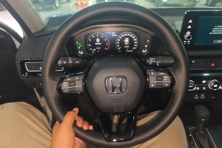 Used Honda Civic 2023 240TURBO CVT Dynamic Edition Steering Wheel