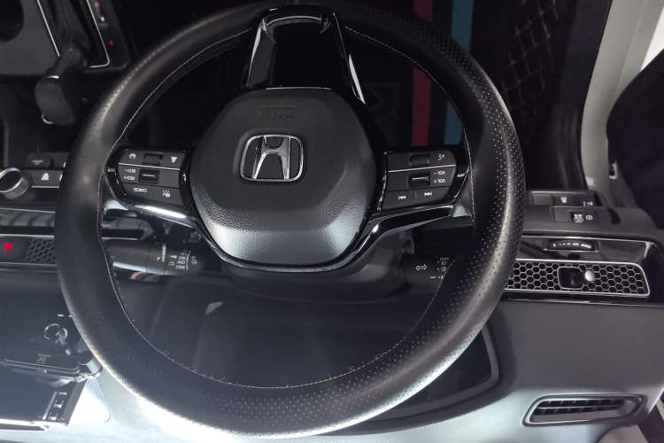Used Honda Civic 2023 240TURBO CVT Dynamic Edition Steering Wheel