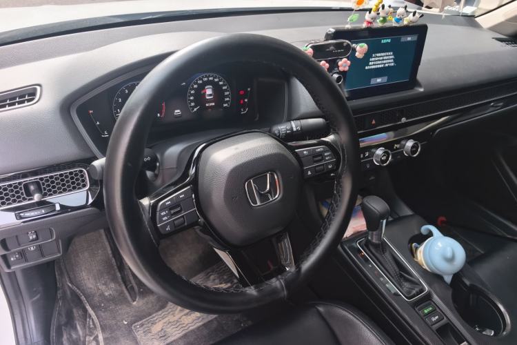 Used Honda Civic 2023 240TURBO CVT Dynamic Edition Steering Wheel