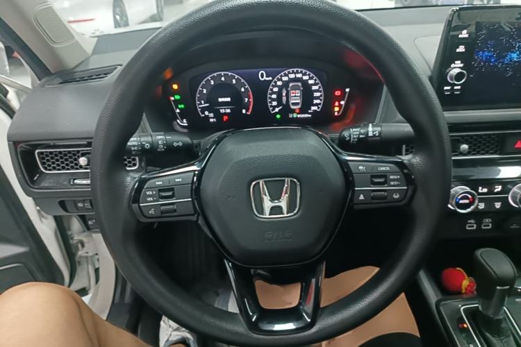 Used Honda Civic 2023 240TURBO CVT Dynamic · Center Stage Special Edition Steering Wheel