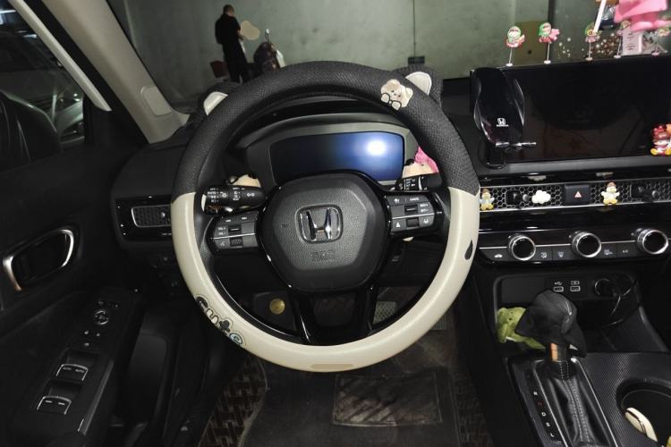 Used Honda Civic 2023 240TURBO CVT Dynamic Edition Steering Wheel