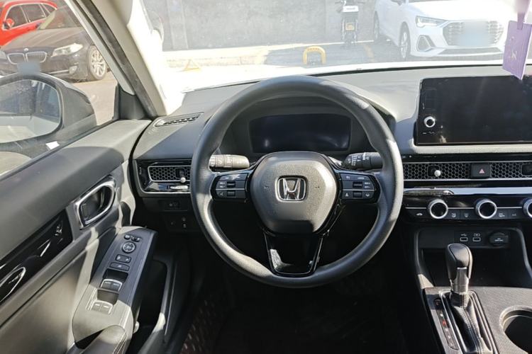 Used Honda Civic 2023 240TURBO CVT Dynamic · Center Stage Special Edition Steering Wheel