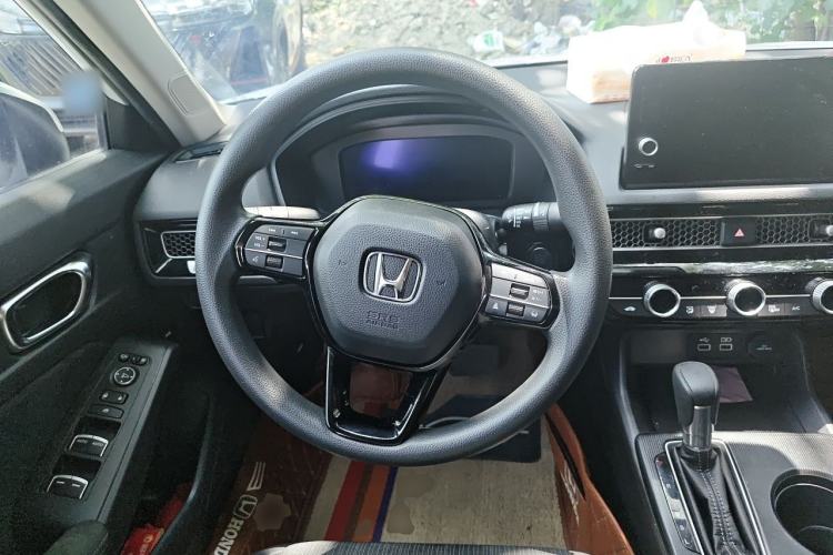 Used Honda Civic 2023 240TURBO CVT Dynamic · Center Stage Special Edition Steering Wheel