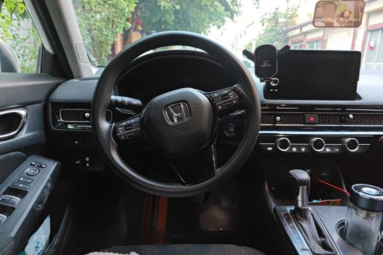 Used Honda Civic 2023 240TURBO CVT Dynamic Edition Steering Wheel