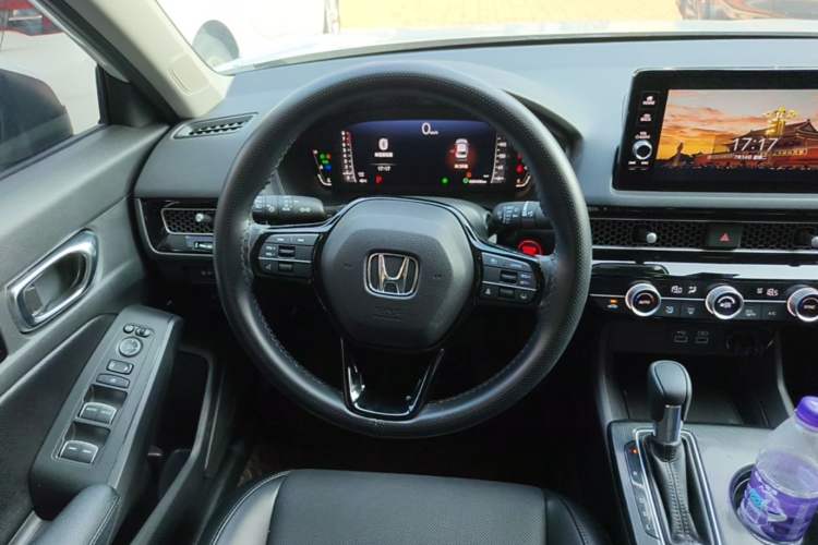 Used Honda Civic 2023 240TURBO CVT Dynamic Edition Steering Wheel