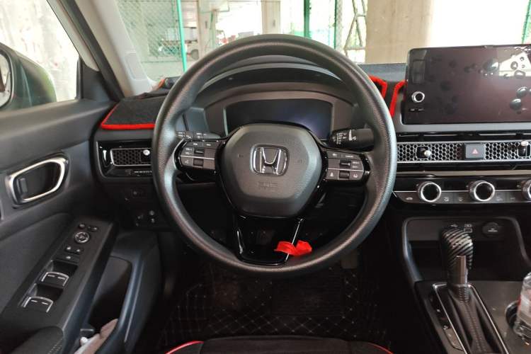 Used Honda Civic 2023 240TURBO CVT Dynamic Edition Steering Wheel