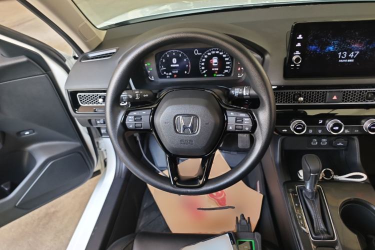 Used Honda Civic 2023 240TURBO CVT Dynamic Edition Steering Wheel