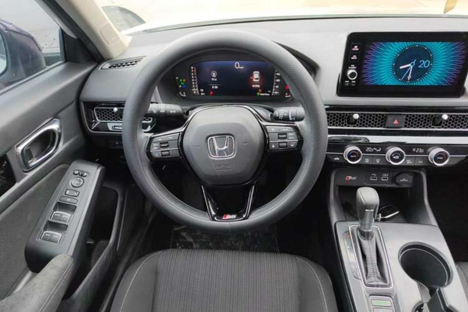 Used Honda Civic 2023 240TURBO CVT Dynamic Edition Steering Wheel