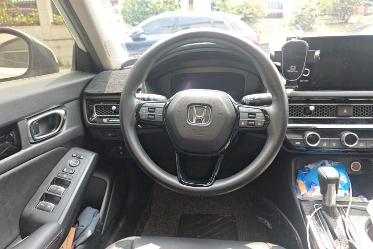 Used Honda Civic 2023 240TURBO CVT Dynamic Edition Steering Wheel