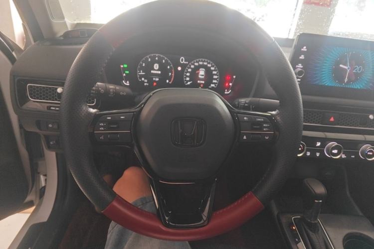 Used Honda Civic 2023 240TURBO CVT Dynamic Edition Steering Wheel