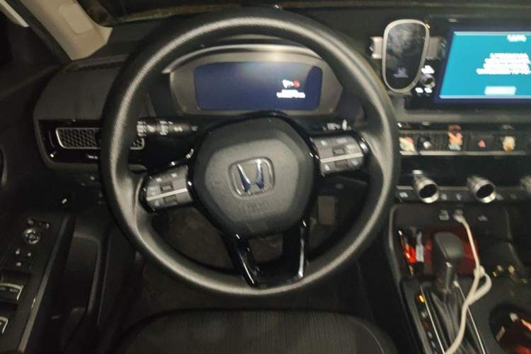 Used Honda Civic 2023 240TURBO CVT Dynamic Edition Steering Wheel