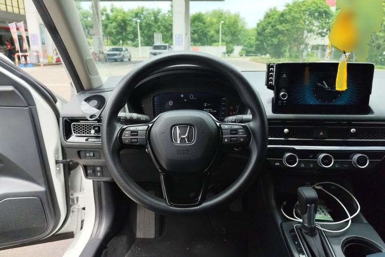 Used Honda Civic 2023 240TURBO CVT Dynamic Edition Steering Wheel