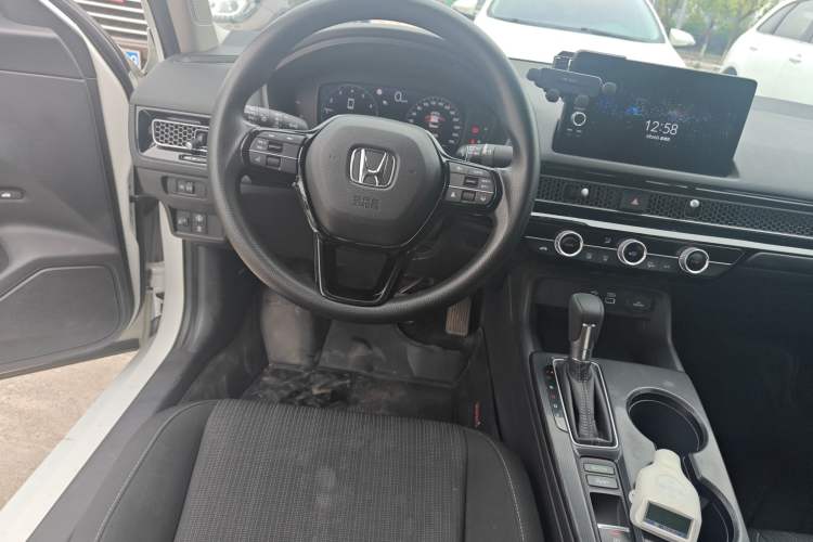Used Honda Civic 2023 240TURBO CVT Dynamic Edition Steering Wheel