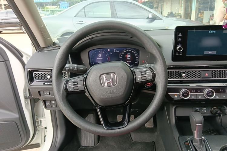 Used Honda Civic 2023 240TURBO CVT Dynamic · Center Stage Special Edition Steering Wheel