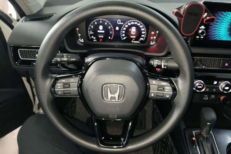 Used Honda Civic 2023 240TURBO CVT Dynamic · Center Stage Special Edition Steering Wheel