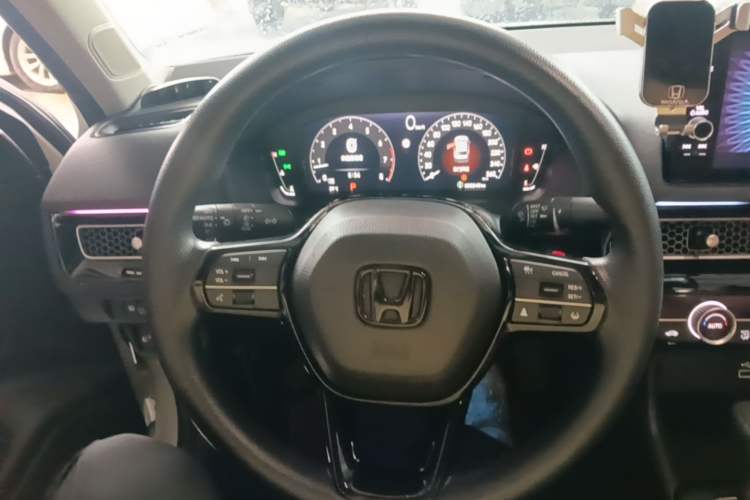 Used Honda Civic 2023 240TURBO CVT Dynamic Edition Steering Wheel